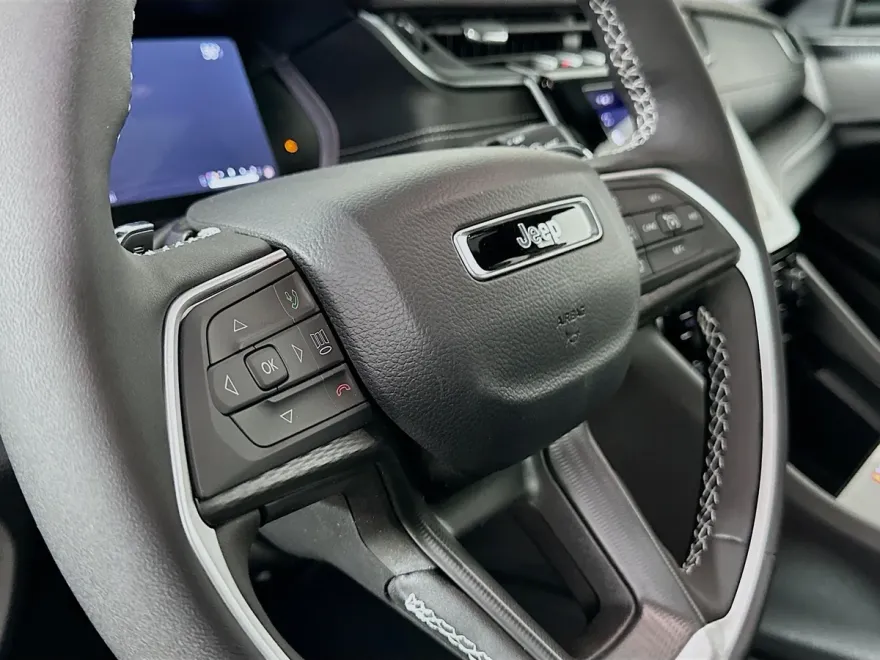 2025 Jeep Grand Cherokee Altitude X photo 31