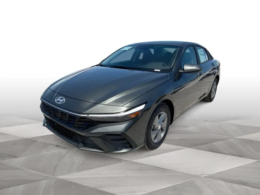 2025 Hyundai Elantra SE photo 1