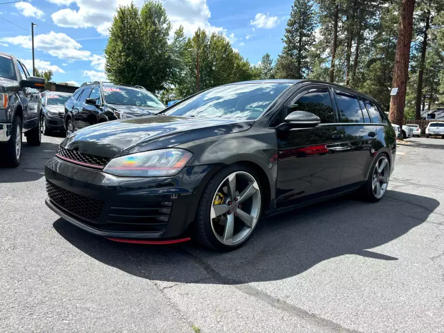 2016 Volkswagen Jetta SportWagen SE photo 1