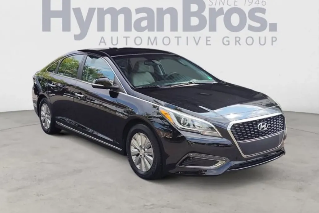 2016 Hyundai Sonata Hybrid SE photo 1