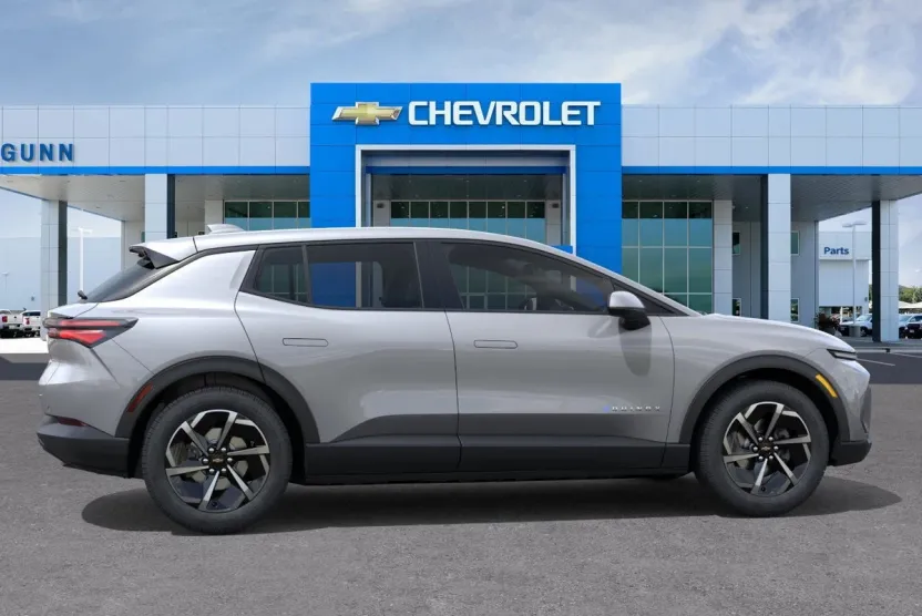 2026 Chevrolet Equinox EV 1LT photo 1