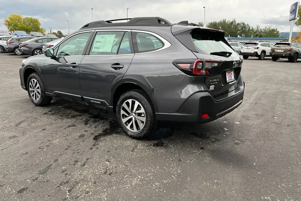 2025 Subaru Outback Base photo 1