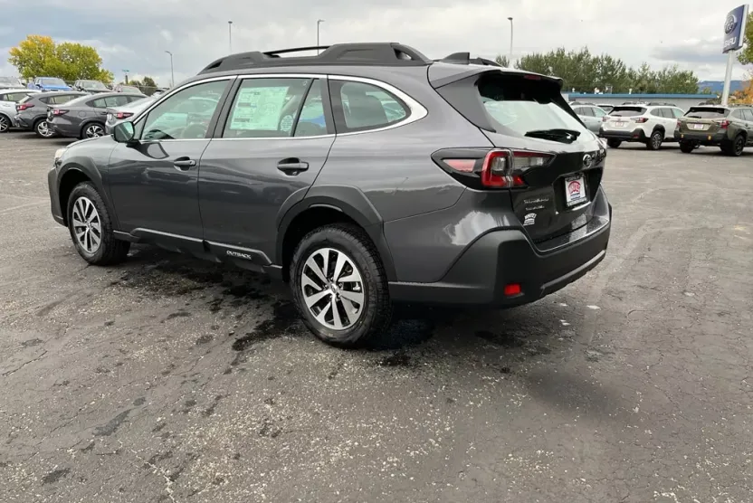 2025 Subaru Outback Base photo 1