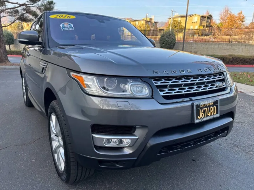 2016 Land Rover Range Rover Sport HSE photo 1