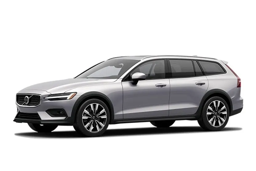2025 Volvo V60 Cross Country B5 photo 1