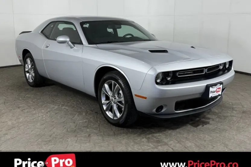 2023 Dodge Challenger SXT AWD photo 1