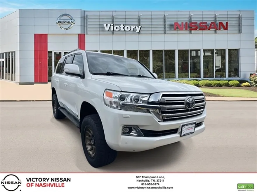 2019 Toyota Land Cruiser Base photo 1