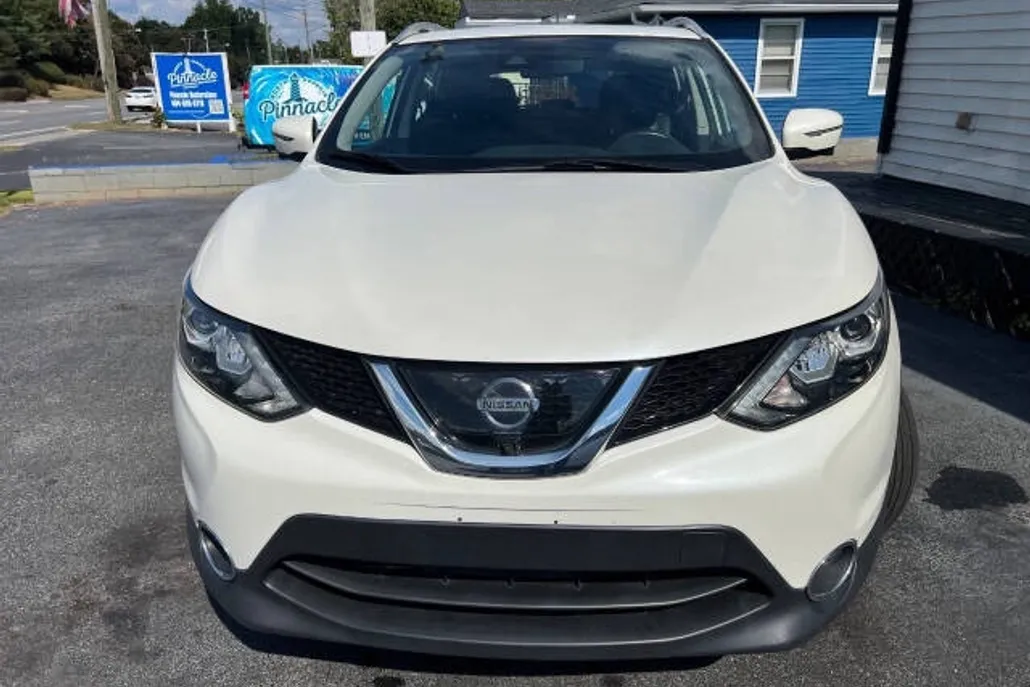 2017 Nissan Rogue Sport SL photo 1