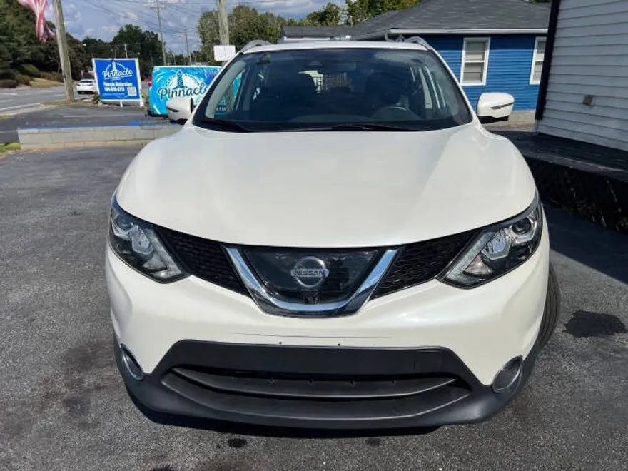 2017 Nissan Rogue Sport SL photo 1