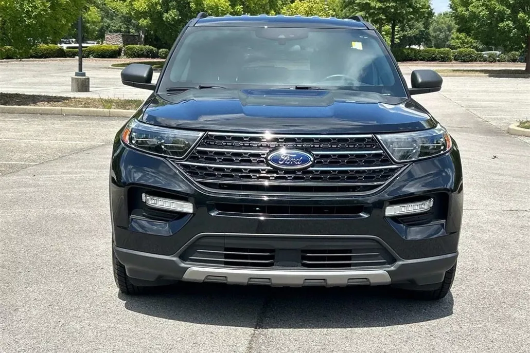 2020 Ford Explorer XLT photo 1