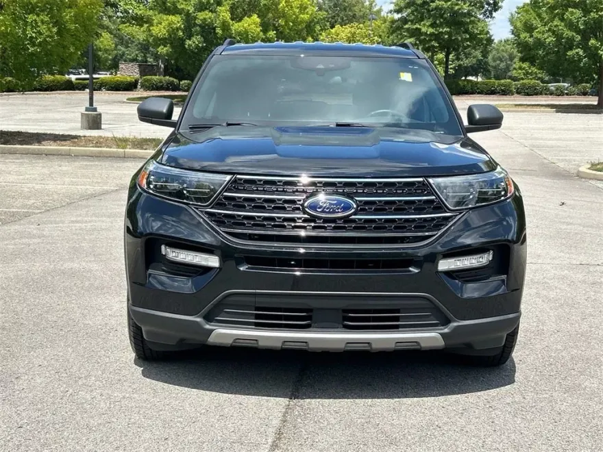 2020 Ford Explorer XLT photo 1