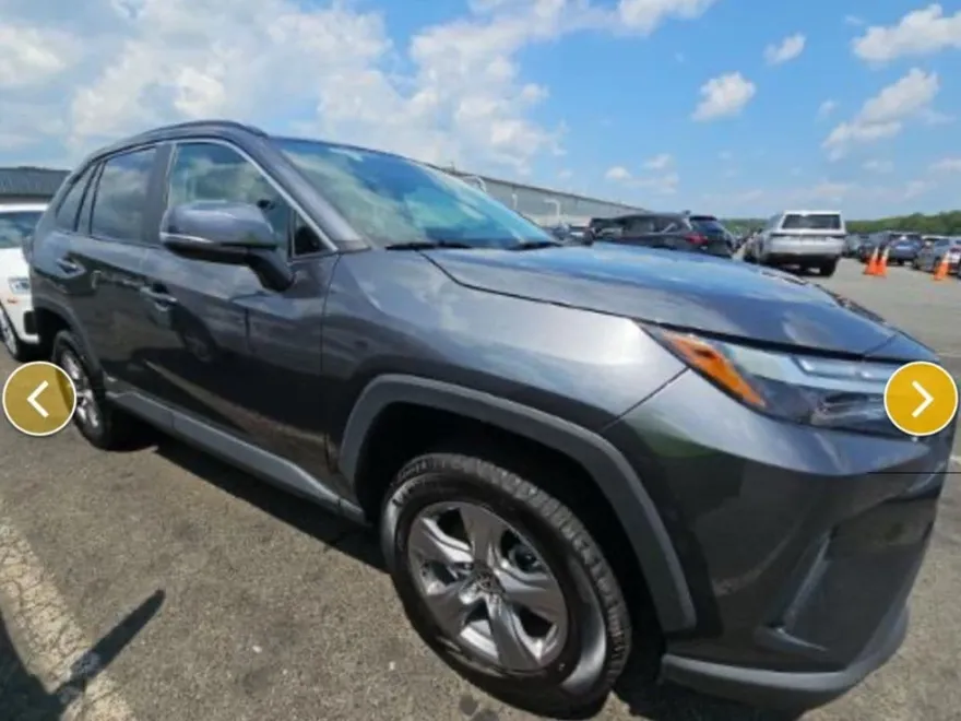 2023 Toyota RAV4 Hybrid XLE photo 1