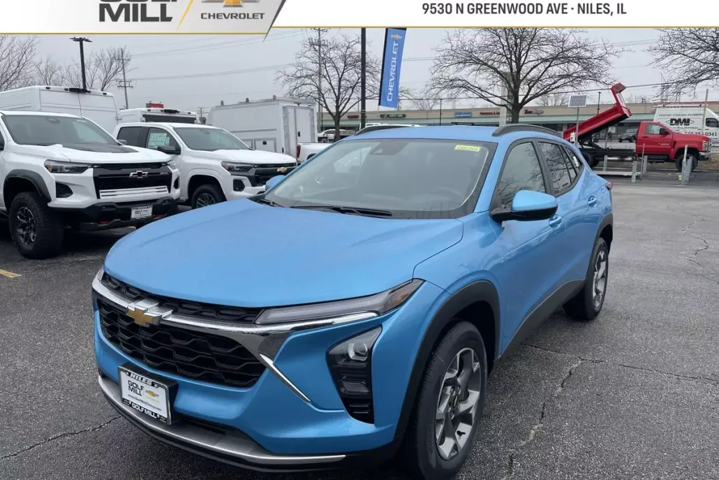 2025 Chevrolet Trax LT photo 1