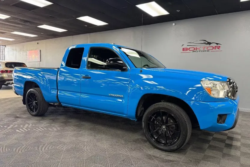 2015 Toyota Tacoma Base Access Cab photo 1