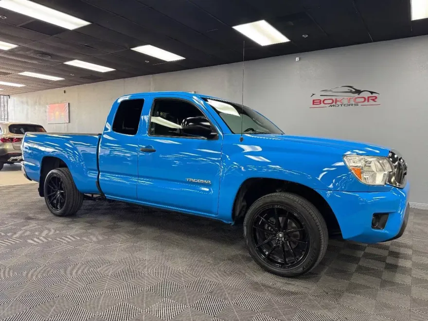 2015 Toyota Tacoma Base Access Cab photo 1