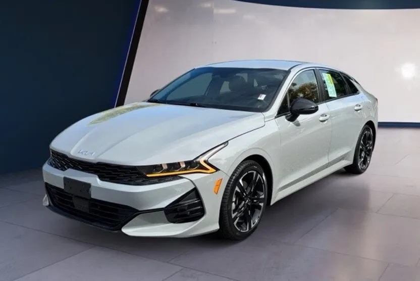 2023 Kia K5 GT-Line photo 1