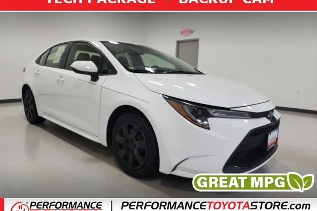 2020 Toyota Corolla LE photo 1