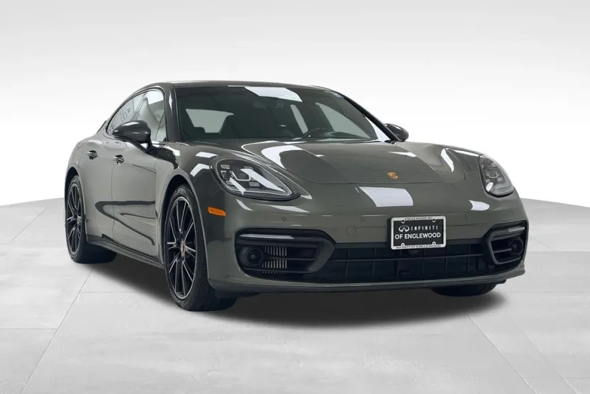2023 Porsche Panamera 4 Platinum photo 1