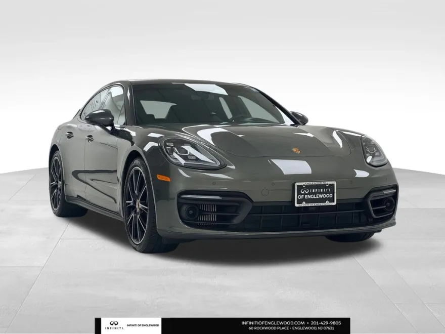 2023 Porsche Panamera 4 Platinum photo 1