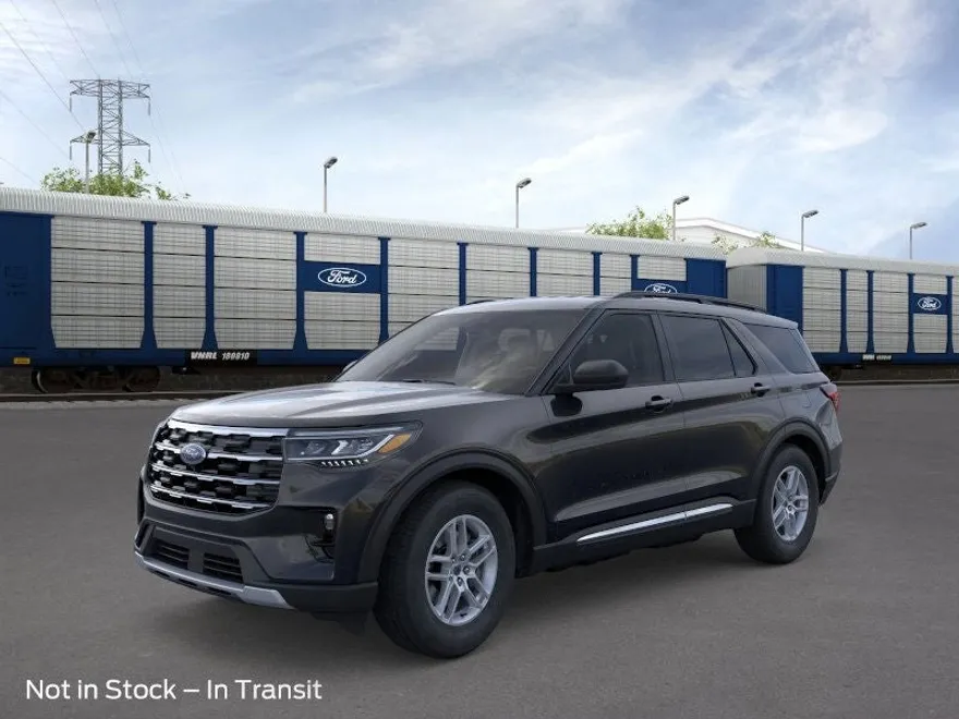 2025 Ford Explorer photo 1