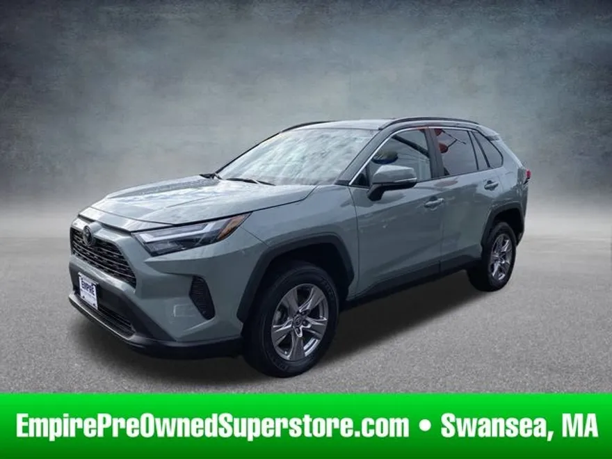 2023 Toyota RAV4 XLE photo 1