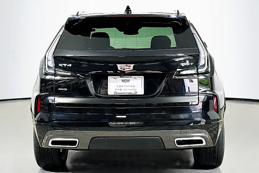 2024 Cadillac XT4 Sport photo 1