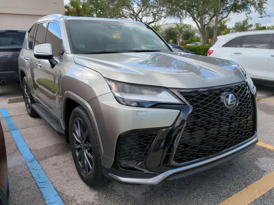 2025 Lexus LX 600 F SPORT Handling photo 1