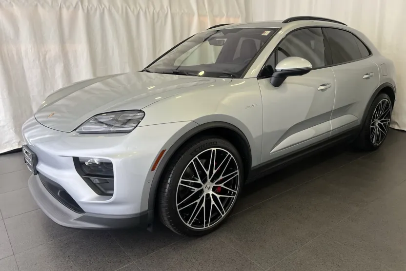 2025 Porsche Macan Electric photo 1
