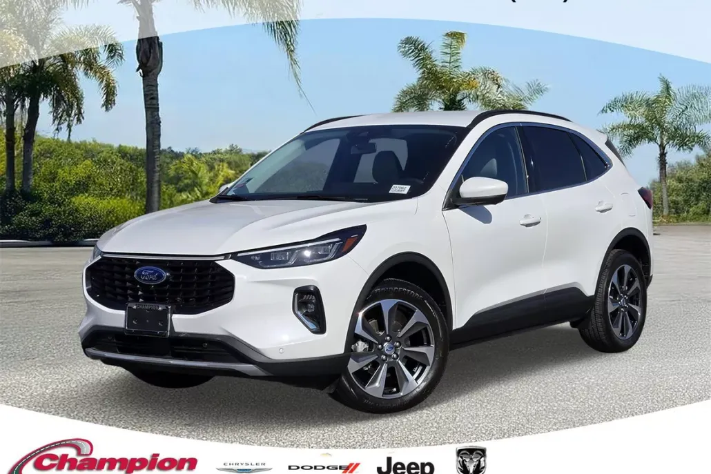 2023 Ford Escape Platinum photo 1