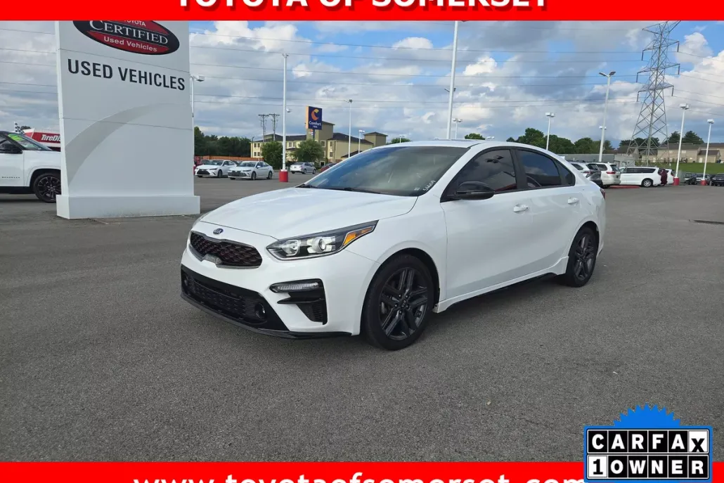 2021 Kia Forte GT-Line photo 1