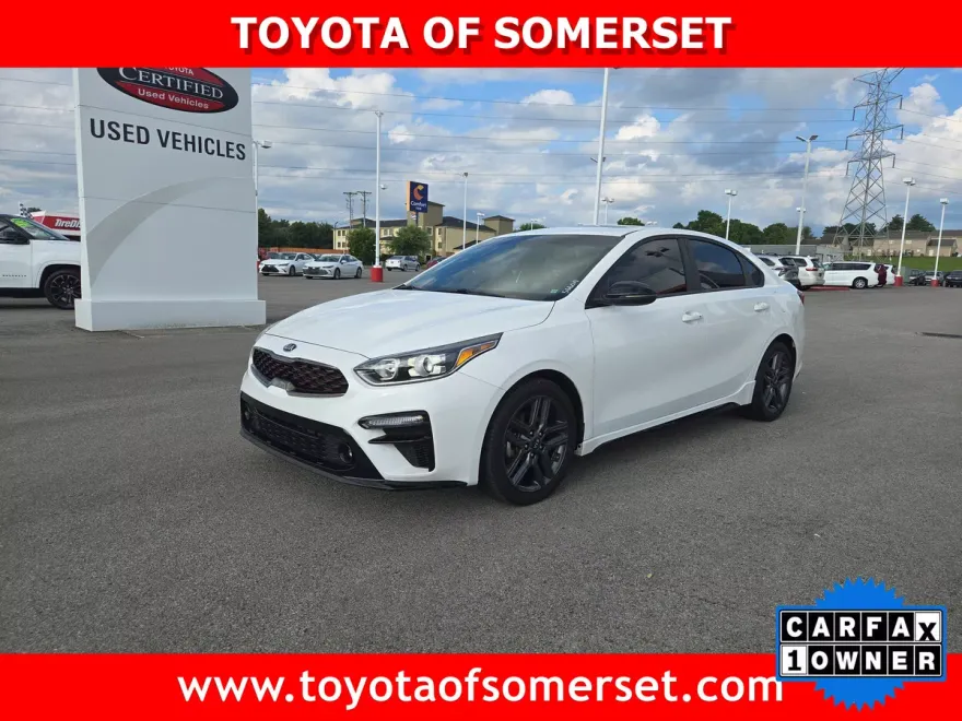 2021 Kia Forte GT-Line photo 1