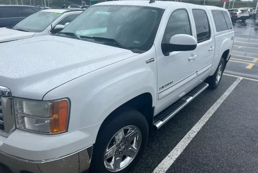 2011 Gmc Sierra 1500 SLT photo 1