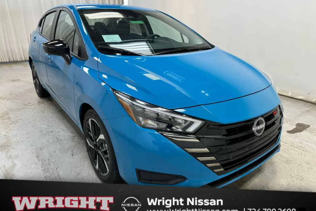 2025 Nissan Versa 1.6 SR photo 1