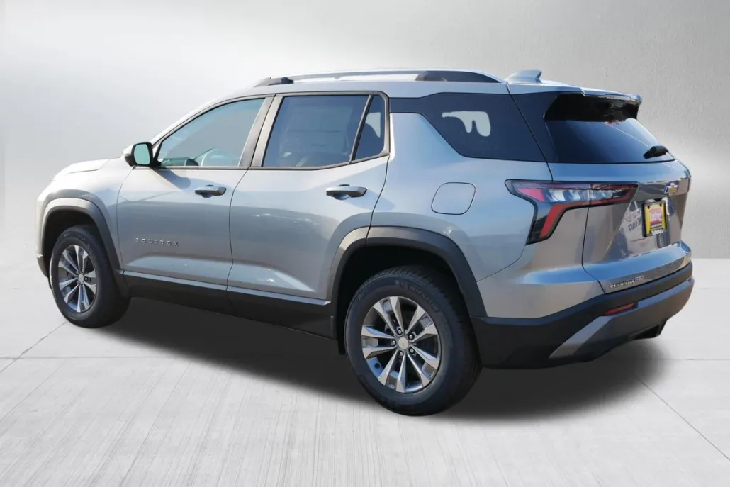 2026 Chevrolet Equinox LT photo 1