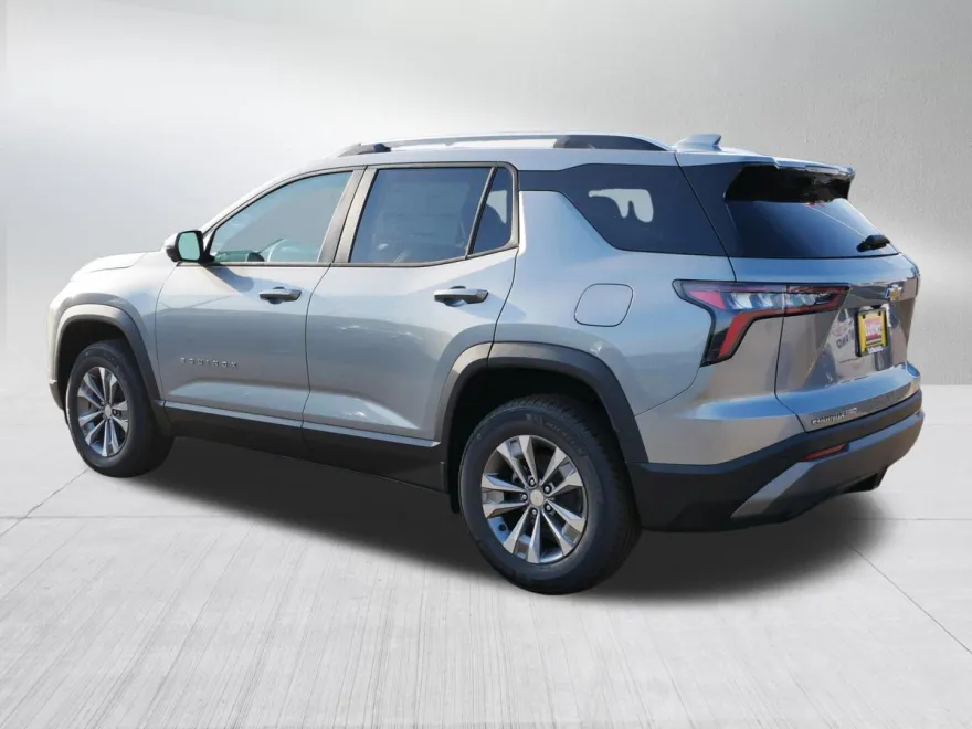 2026 Chevrolet Equinox LT photo 1