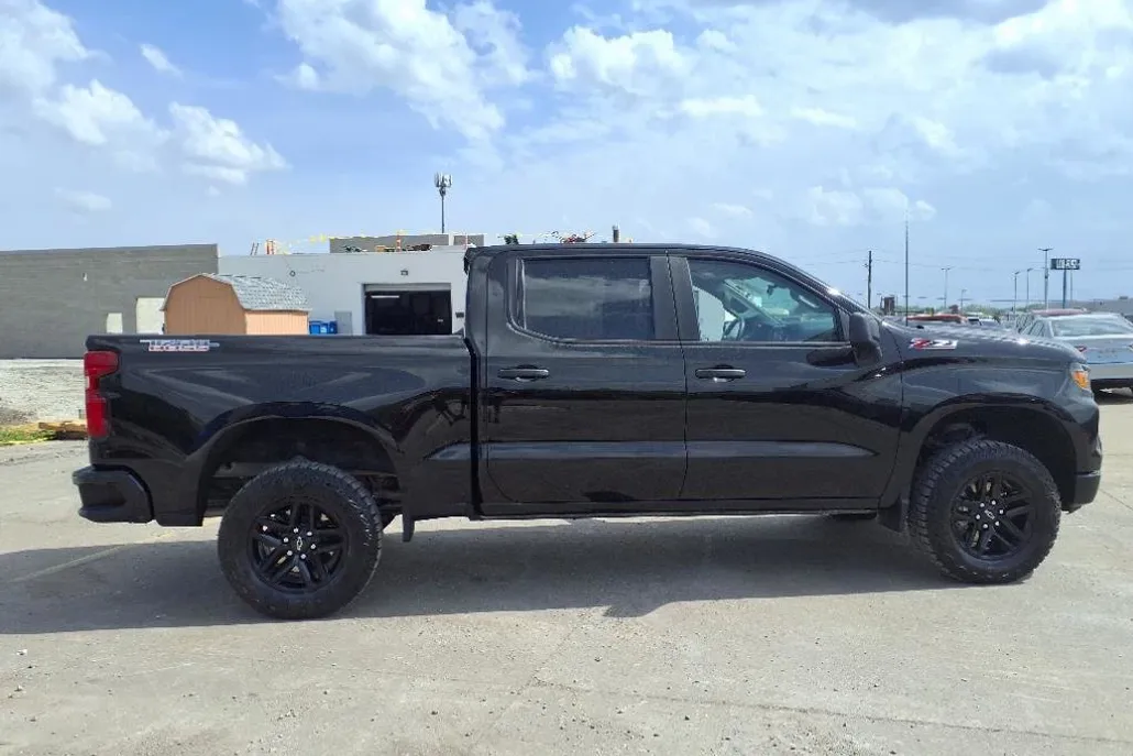 2024 Chevrolet Silverado 1500 Custom Trail Boss photo 1
