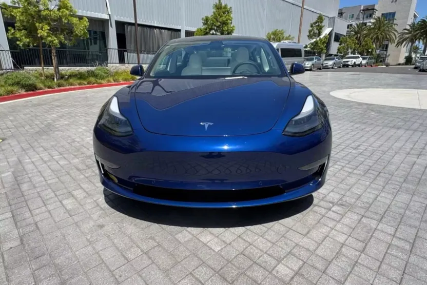 2022 Tesla Model 3 Long Range photo 1