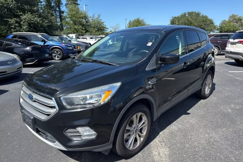 2017 Ford Escape SE photo 1