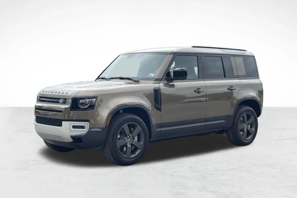 2025 Land Rover Defender 110 S photo 1