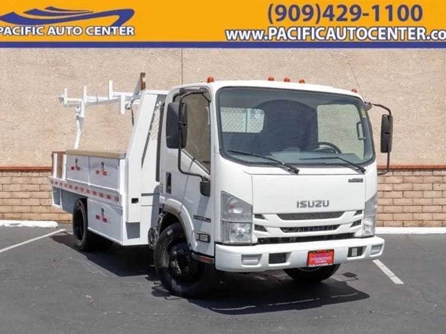 2019 Isuzu NPR photo 1