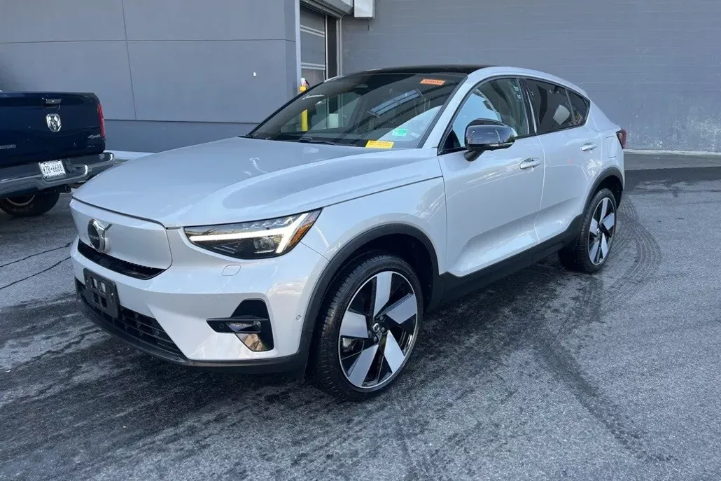 2023 Volvo C40 Recharge Ultimate photo 1