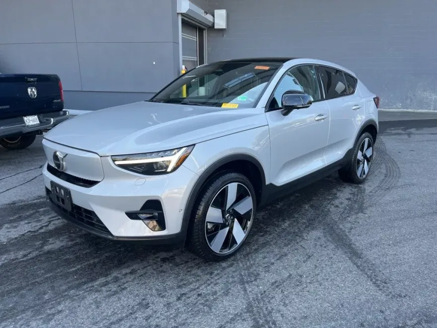 2023 Volvo C40 Recharge Ultimate photo 1