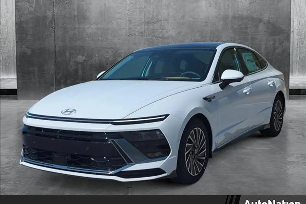 2025 Hyundai Sonata Hybrid Limited photo 1