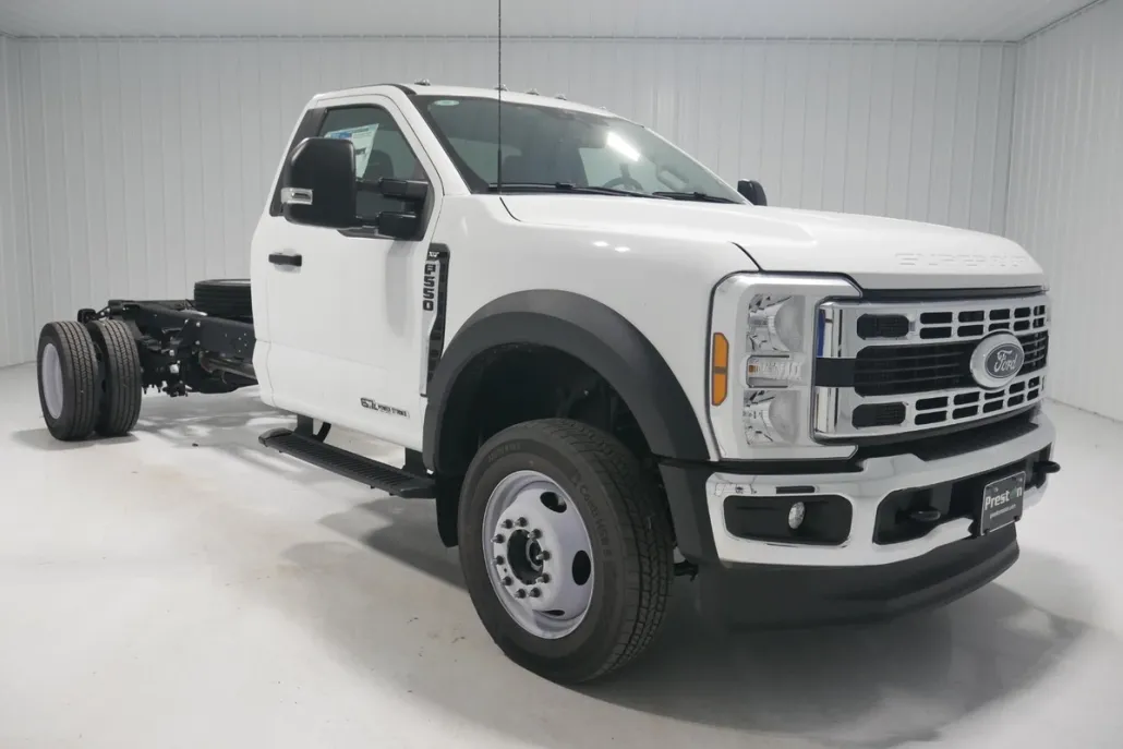 2024 Ford F-550 XLT photo 1