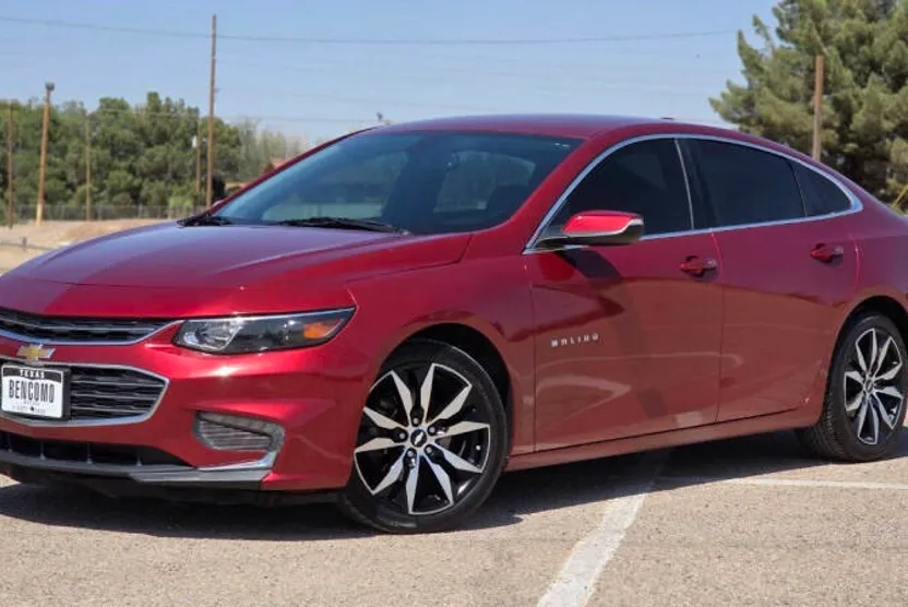 2018 Chevrolet Malibu 1LT photo 1