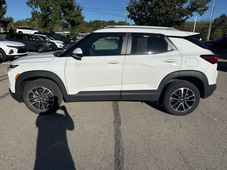 2024 Chevrolet Trailblazer LT photo 1