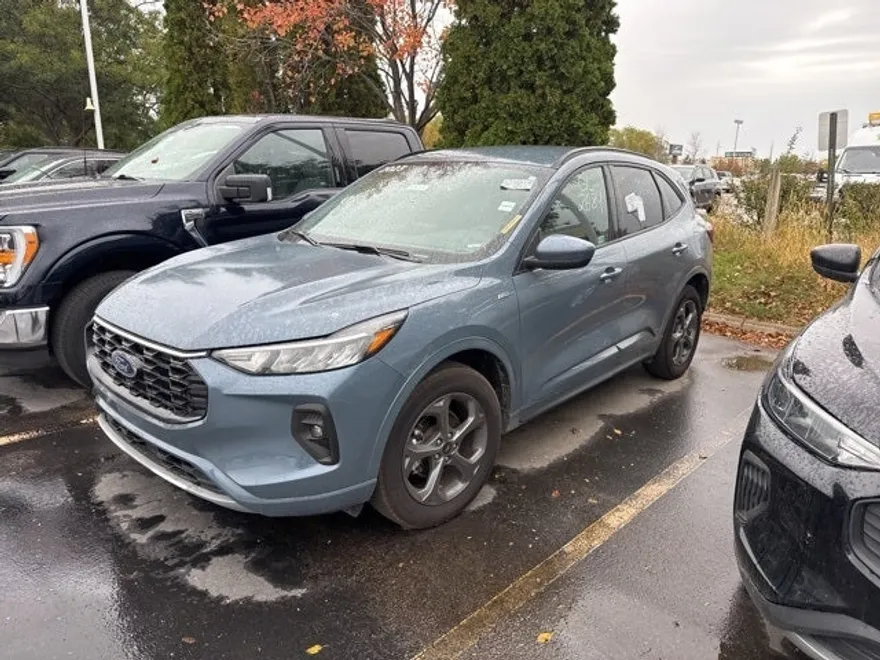 2023 Ford Escape ST-Line Select photo 1