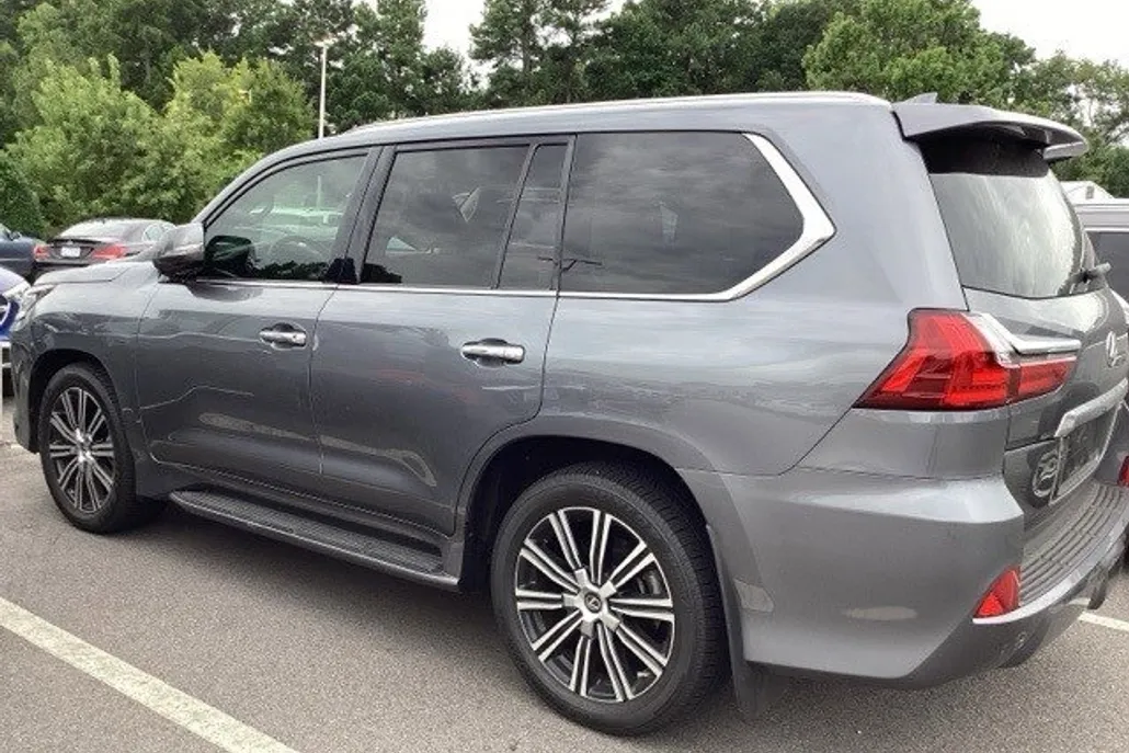 2020 Lexus LX 570 photo 1