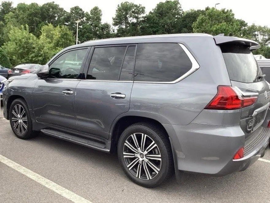 2020 Lexus LX 570 photo 1