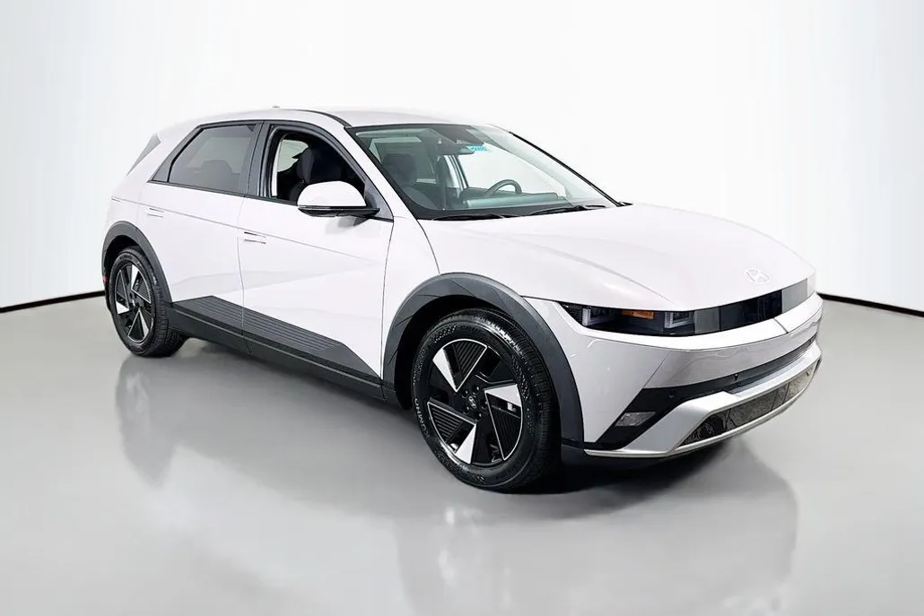 2025 Hyundai Ioniq 5 SE photo 1
